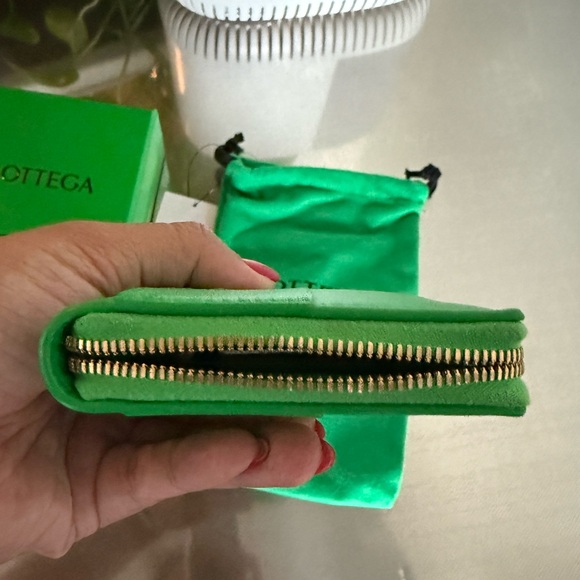 Bottega Veneta Zip Around Wallet - Picture 9 of 15